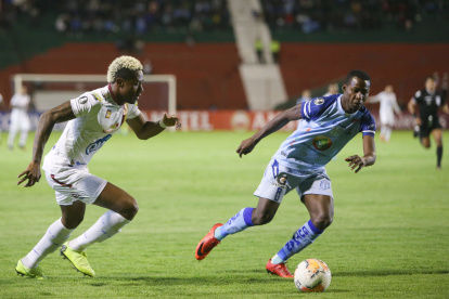 Macará perdió por la mínima diferencia frente al Tolima en Ambato.