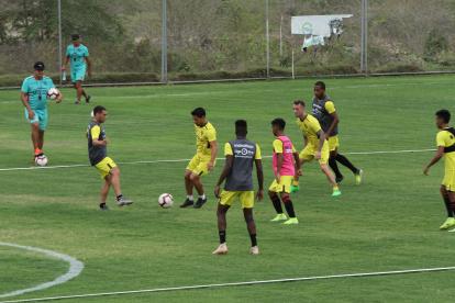 Barcelona dejó listo el once titular con el que enfrentará al conjunto peruano.