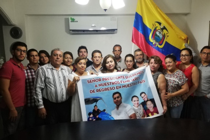 Los familiares de Juan Carlos Muñoz se reúnen para darle ánimo y pedir a las autoridades su retorno.