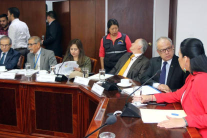 Los integrantes del Consejo Electoral y del Tribunal Contencioso se reunieron para delinear el calendario electoral.