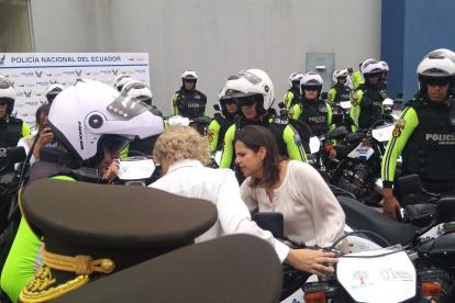 Hecho. Hoy el Municipio entregó 50 motos a la Policía. Estas serán utilizadas para el Plan Más Seguridad.