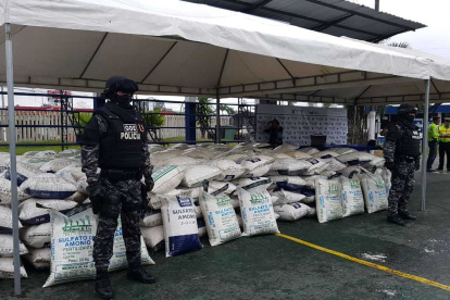 La Policía Nacional, en agosto de 2017, retuvo un camión que trasladaba 360 fundas de  cloruro de calcio que había sido camuflado entre fertilizantes.