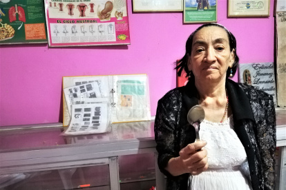 Costumbres. La ‘sanadora’ aplica sus conocimientos ancestrales, es conocida como la ‘Señora de la cucharita’ en el barrio La Florida.
