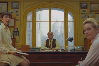 The French Dispatch es el título de la nueva película de Wes Anderson, cuyo elenco está conformado por reconocidos intérpretes como Bill Murray (en el centro).