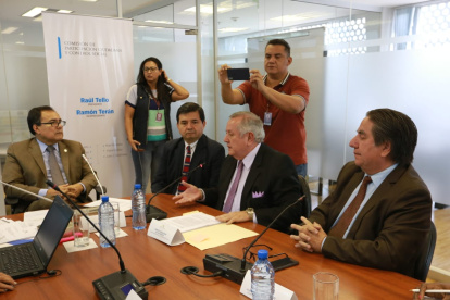 El rector de la Universidad, Roberto Passailaigue compareció a la Comisión de Participación Ciudadna