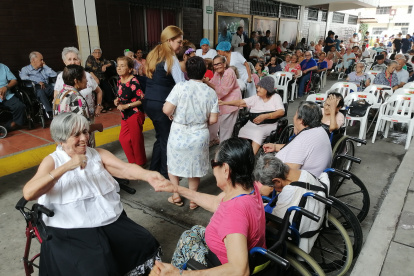 Fiesta. Fabiola Vinueza bailó toda la mañana en la celebración.