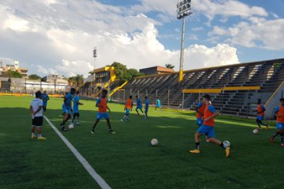El Independiente del Valle (foto) enfrenta hoy al Mushuc Runa.