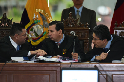 El tribunal recusado está integrado por los jueces Iván Saquicela (i), Iván León (c) y Marco Rodríguez.