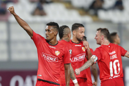 Fidel Martínez ya suma 15 tantos en la Copa Libertadores de América.