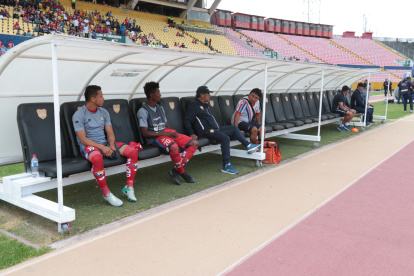 Juan Lara (i) y Jorge Ordóñez (d), los dos únicos jugadores con los que contó El Nacional en el juego ante Liga de Portoviejo.





Agencia (ag-extra ag-expreso ag-quito)