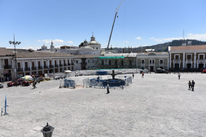 En la plaza de San Francisco en el Centro Histórico se enumeraron las piedras para volverlas a colocar