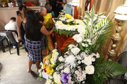 Desconsuelo. Familiares de Christian Sánchez lloraron su pronta partida.