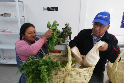 La canasta popular tiene un costo promedio de $ 15 y debe durar una semana.