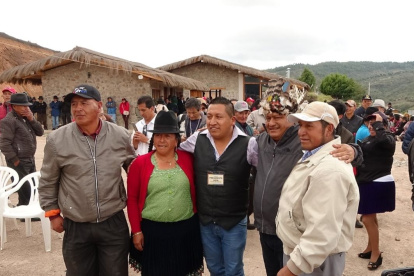 El presidente de la Conaie (segundo de la derecha) en el reciente Parlamento de los Pueblos en Azuay.
