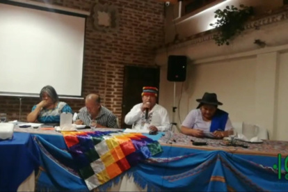 El presidente de la Conaie en el evento en Guatemala. Es una captura de video. En la esquina inferior derecha se puede ver el logo de la Coordinación y Convergencia Nacional Maya Waqib" Kej, organización que lo invitó.