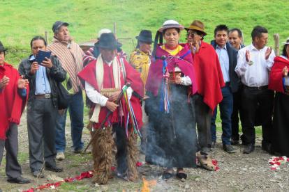 Los personajes de las fiestas recibieron las vestimentas típicas puruhá.