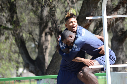 Los jugadores de Liga de Quito reciben capacitación sobre cuidados para disminuir los daños por los rayos ultravioleta