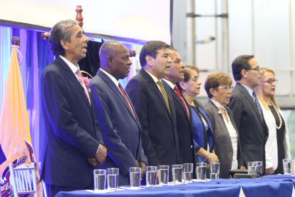 Celebración. En una ceremonia realizada en Guayaquil, Jimmy Salazar entregó reconocimientos a colegas, por el Día del Abogado Ecuatoriano, el pasado 20 de febrero. Un evento que sería el último que dirige Salazar, actual presidente del gremio y esposo de la exjueza Pamela Martínez, implicada en el caso Sobornos.