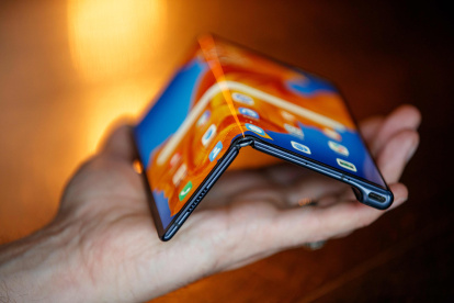 La marca china presentó su nueva versión de teléfono flexible: Huawei Mate XS.