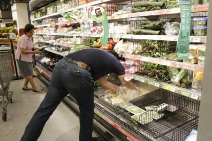 Consumo. La salud, lo ecológico y el ahorro, influyen en las compras.