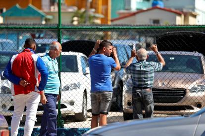 El Gobierno cubano grava con 800 % la compra de un vehículo.
