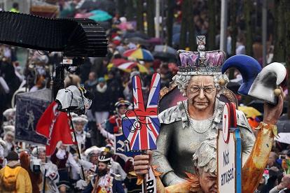 Desfile. En Alemania se hizo el desfile Rose Monday, en el que jóvenes mostraron su desacuerdo con el brexit.
