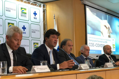 Los representantes del Ministerio de Salud de Brasil durante la conferencia de prensa de este miércoles 26 de febrero.