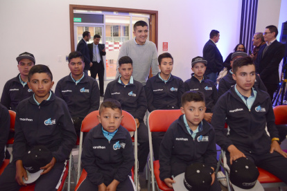 Richard Carapaz durante su presentación de su Escuela de Alto Rendimiento.