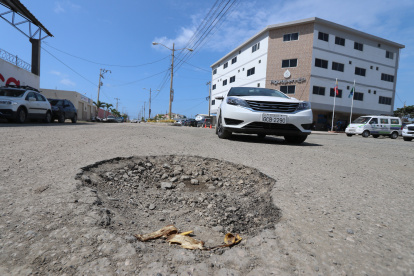 Solo el 20,13 % de las vías de Salinas están en buen estado, según el último plan de ordenamiento.