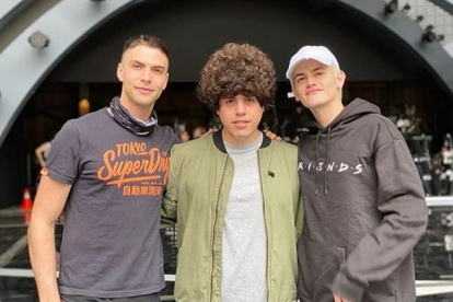 Johann con el chileno Vicente Cifuentes y el argentino Fran Vásquez