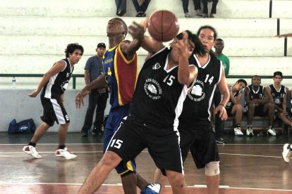 Los estudiantes universitarios también tiene acceso al deporte