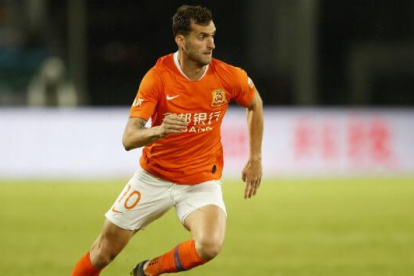 El brasileño Leo Baptistao, con la camiseta del Wuhan Zall chino