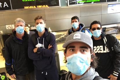 Raúl Viver, capitán Copa Davis, junto a Roberto Quiroz, Emilio Gómez, Diego Hidalgo y Gonzalo Escobar, jugadores tricolores.