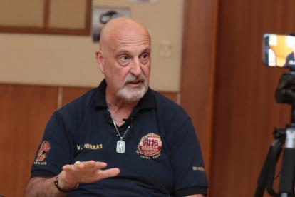 Visita. El experto recomienda mantener de forma permanente las acciones en la comunidad y en casa.