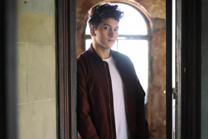 Jandino reside en Argentina.