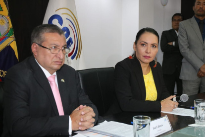 La presidenta Diana Atamaint y el consejero José Cabrera desmiente la elaboración de cualquier reglamento especial.