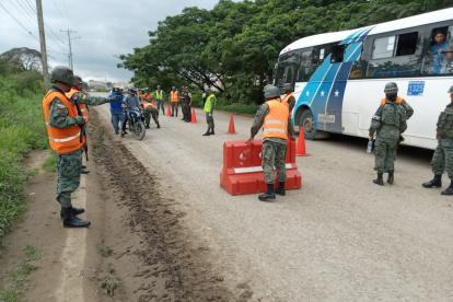 Los soldados realizan operativos en puntos conflictivos de la ciudad.