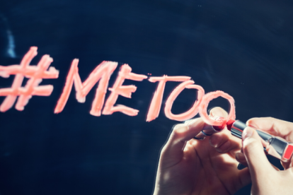 Yo también, en español. Es un movimiento iniciado de forma viral como hashtag en las redes sociales, que denuncia la agresión sexual y el acoso sexual.