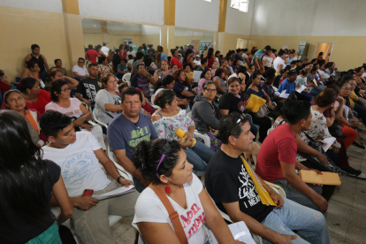 Padres de familias llegan a las sedes para cambiar a sus hijos de plantel.

PERIODISTA : VANESA LOPEZ 

FECHA : 07/03/2020 

Agencia (ag-extra)