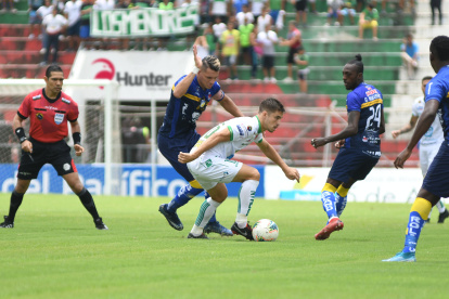 Liga de Portoviejo se impuso en el Clásico manabita ante Delfín.