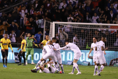 Liga de Quito derrotó a Barcelona en el estadio Casa Blanca.