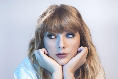 A los 14 años se mudó a Nashville para poder empezar una carrera como solista.