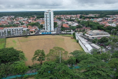 En un terreno de dos hectáreas, la constructora Solines elevará la edificación.