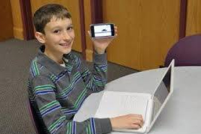 Robert Nay de 14 años fundó el juego Bubble Ball en el cual recaudó $2 millones, en dos semanas.