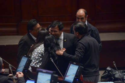 Trabajo. El presidente de la Asamblea, César Litardo (c) no convocó a sesión del pleno para retomar las labores