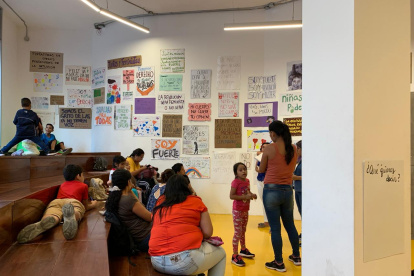 Muestra. Los carteles se exhiben en la sala La Ría.