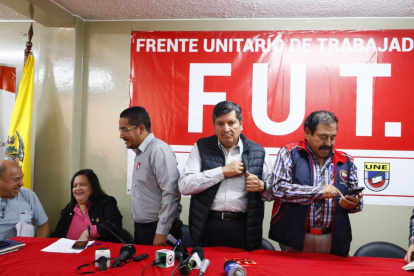 Mesías Tatamuez y otros dirigentes permanentes de los sindicatos rechazaron las medidas económicas