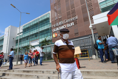 La paciente que vino de España sigue internada en el hospital del Guasmo, en Guayaquil.