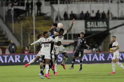 Independiente del Valle y Flamengo se enfrentaron en el estadio Olímpico Atahualpa en la ida de la Recopa Sudamericana.