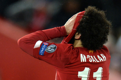 El atacante del Liverpool, Mohamed Salah, luce desconsolado luego del empate 2-2.